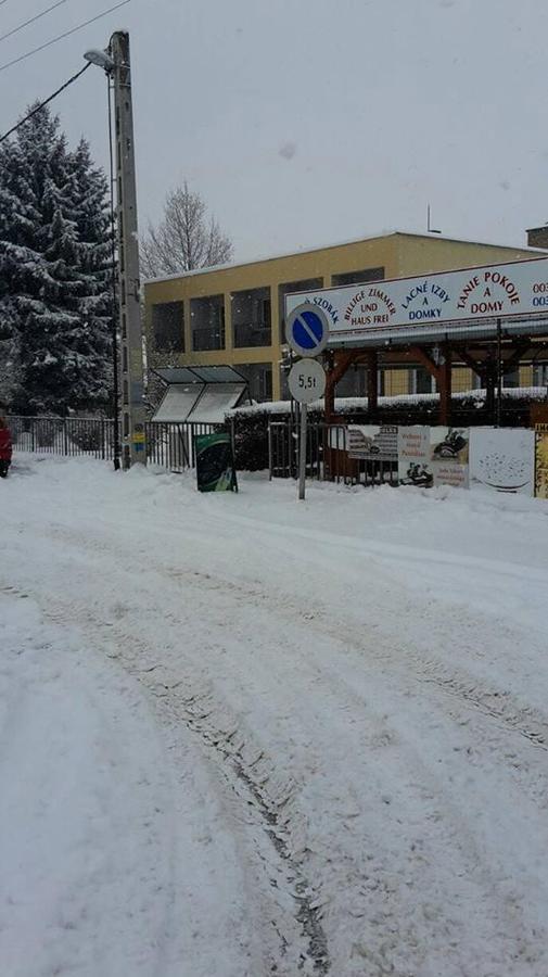 Grill Terasz Etterem Es Szallashely Мезйокйовешд Екстер'єр фото