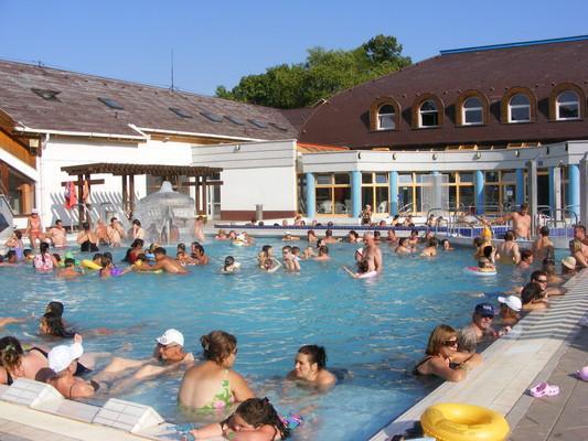 Grill Terasz Etterem Es Szallashely Мезйокйовешд Екстер'єр фото