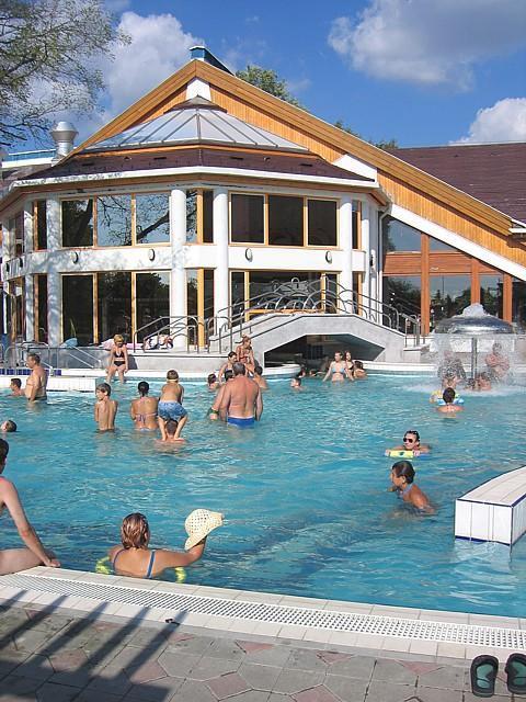 Grill Terasz Etterem Es Szallashely Мезйокйовешд Екстер'єр фото